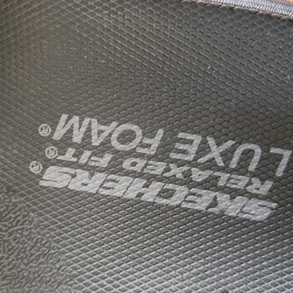 Skechers Luxe Foam Flip Flops - Picture 3 of 8